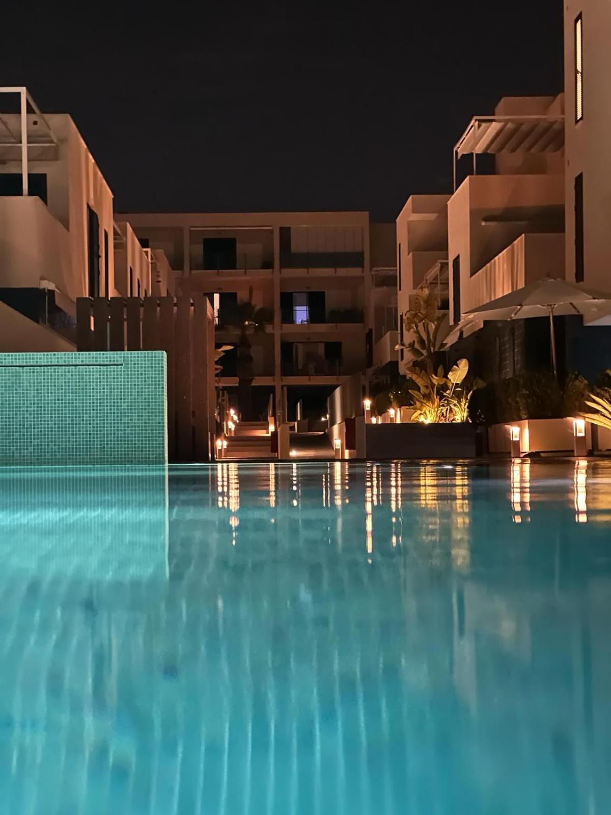 Palmview Poolside Heaven In Turquesa Del Mar Apartment โอริอุเอลา ภายนอก รูปภาพ