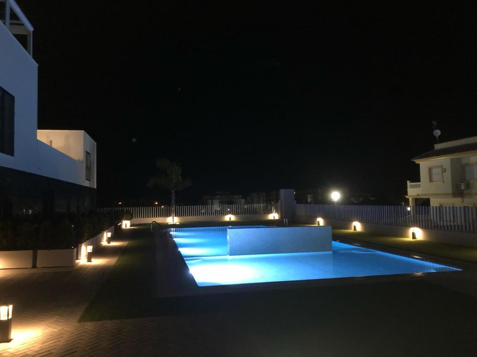 Palmview Poolside Heaven In Turquesa Del Mar Apartment โอริอุเอลา ภายนอก รูปภาพ